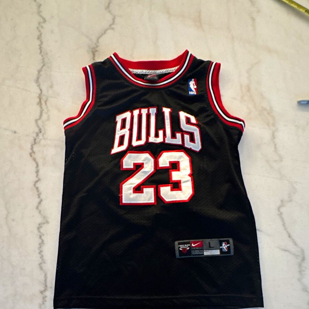 Nike Chicago Bulls Michael Jordan #23 Youth L Black NBA Basketball Jersey 0031